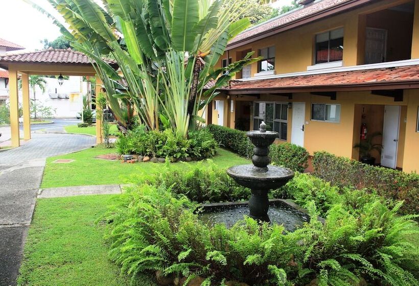 هتل Albrook Inn