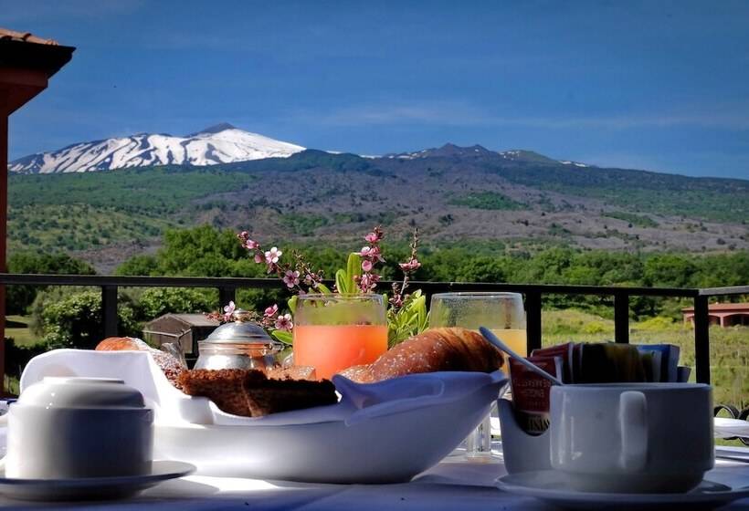 هتل Il Picciolo Etna Golf Resort & Spa