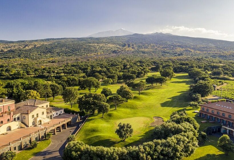 هتل Il Picciolo Etna Golf Resort & Spa