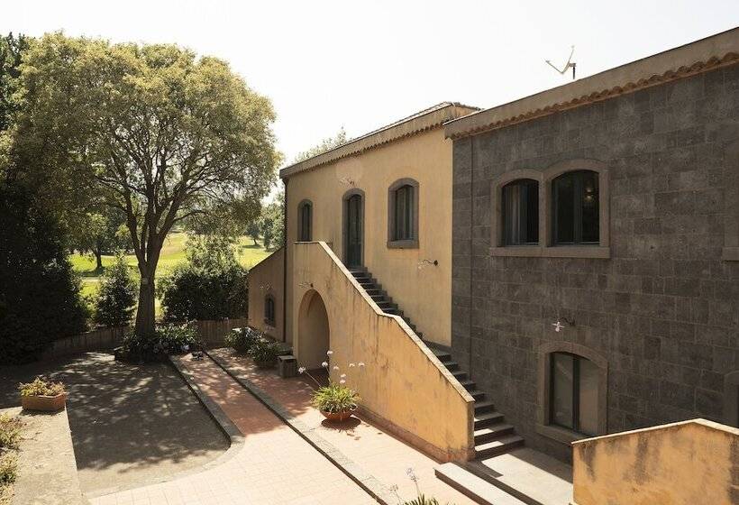 هتل Il Picciolo Etna Golf Resort & Spa