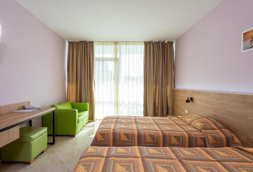 Ivana Palace Hotel   Free Parking