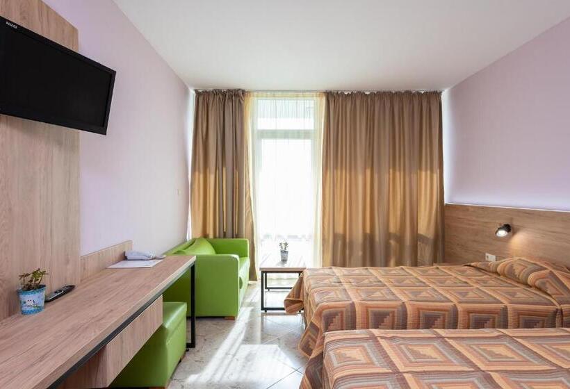 Ivana Palace Hotel   Free Parking