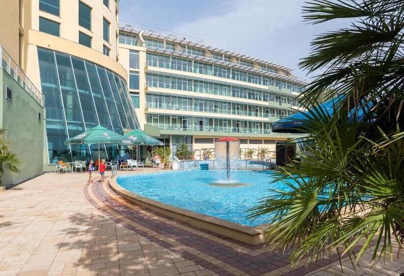 Ivana Palace Hotel   Free Parking