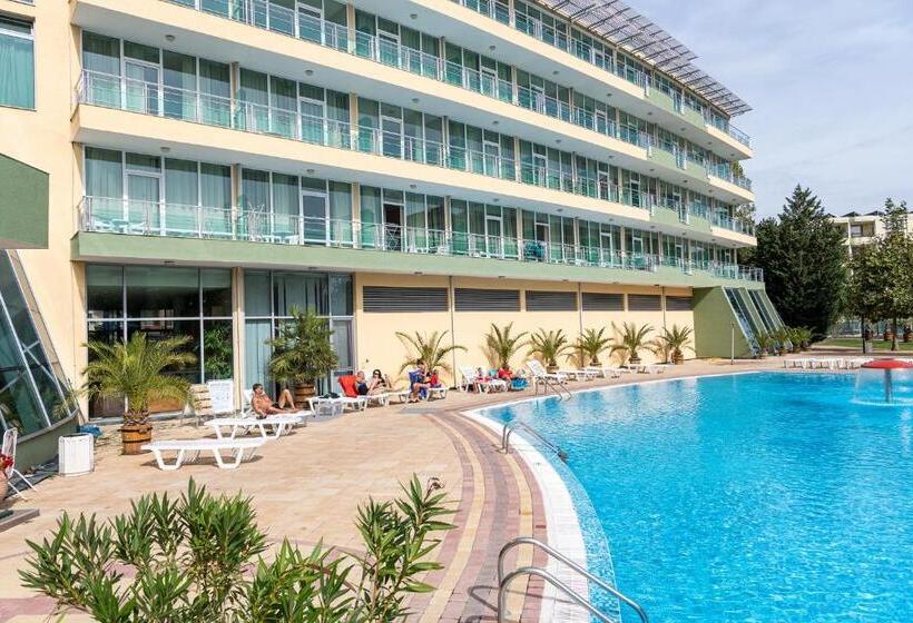 Ivana Palace Hotel   Free Parking