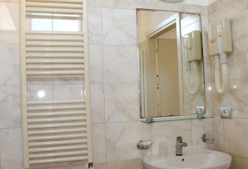 فندق Morolli