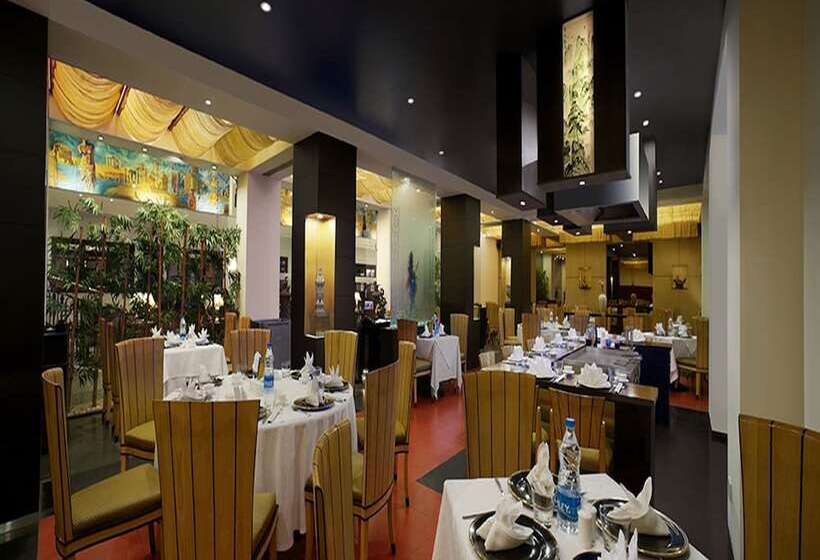 בית מלון כפרי Radha Regent, Chennai