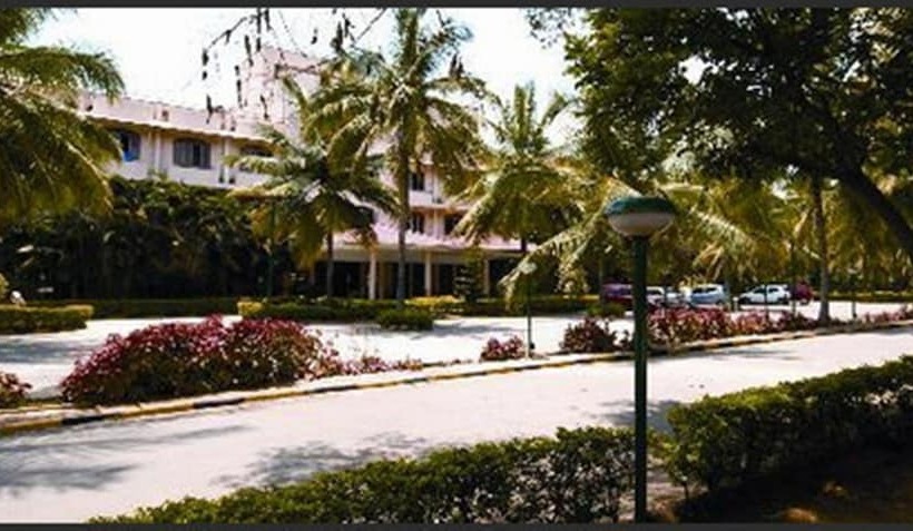 هتل Royal Orchid Resort & Convention Centre, Yelahanka Bangalore
