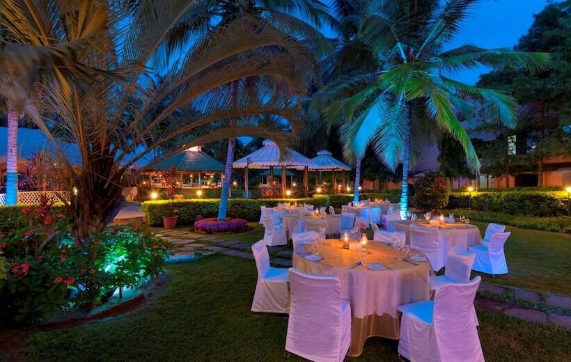 هتل Royal Orchid Resort & Convention Centre, Yelahanka Bangalore