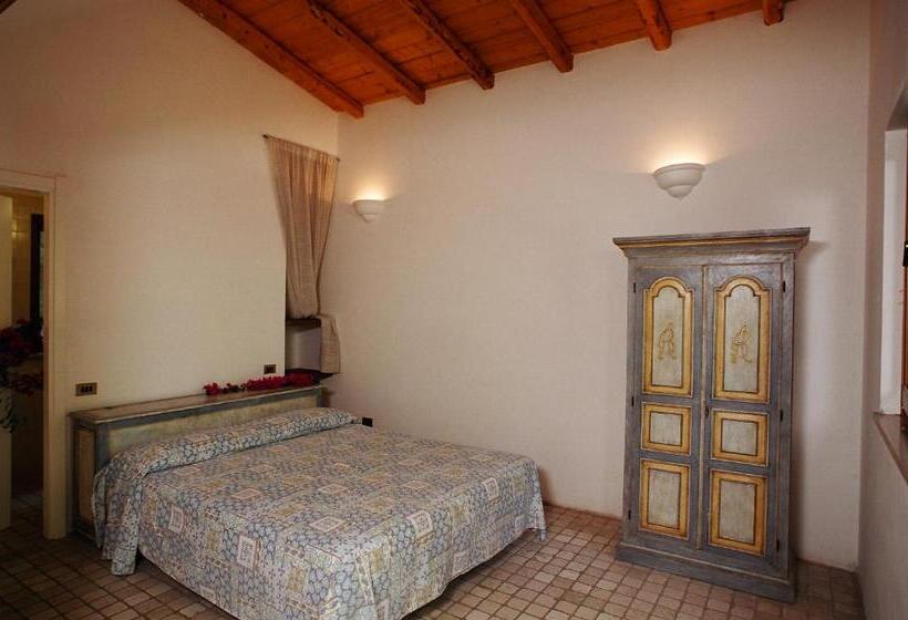 هتل Tenuta Molino Di Mare