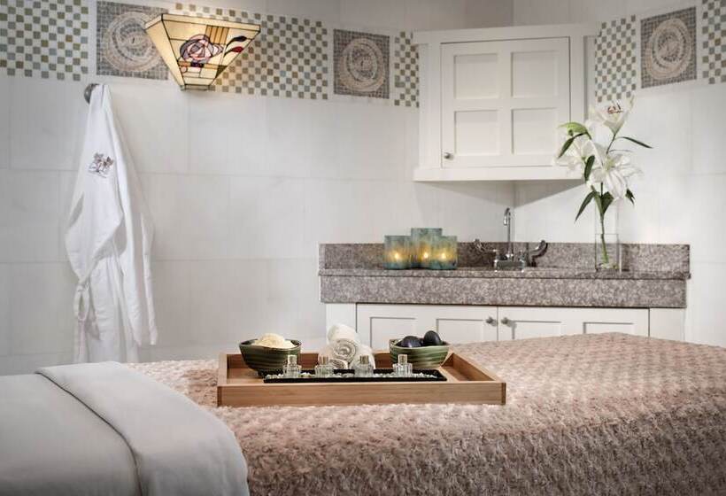 Отель The Lodge At Torrey Pines