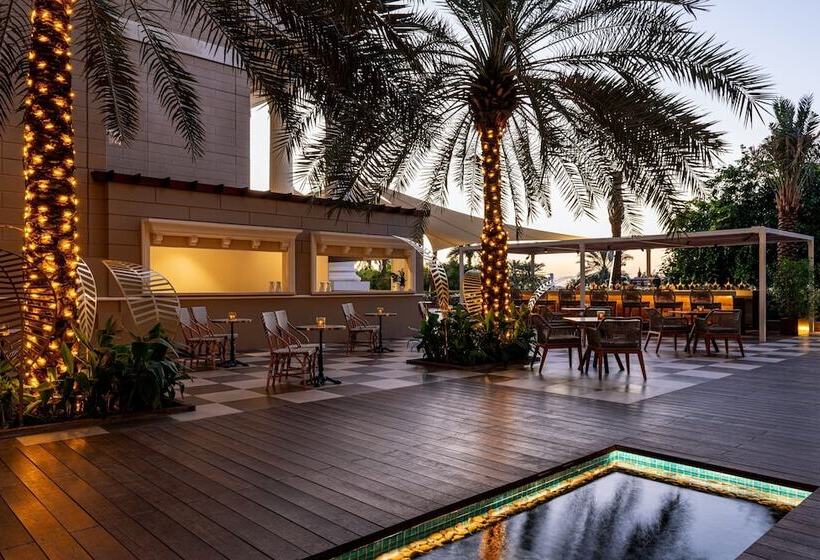 هتل The Westin Dubai Mina Seyahi Beach Resort & Marina