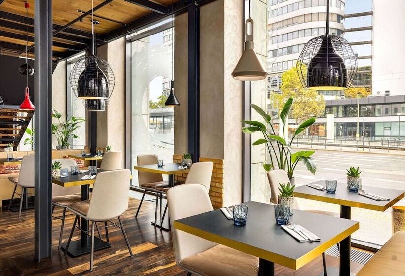 هتل Vienna House By Wyndham Andel S Berlin