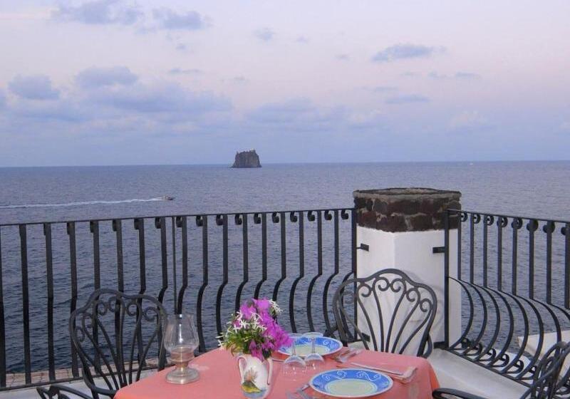 هتل Villaggio Stromboli Isola Di Stromboli
