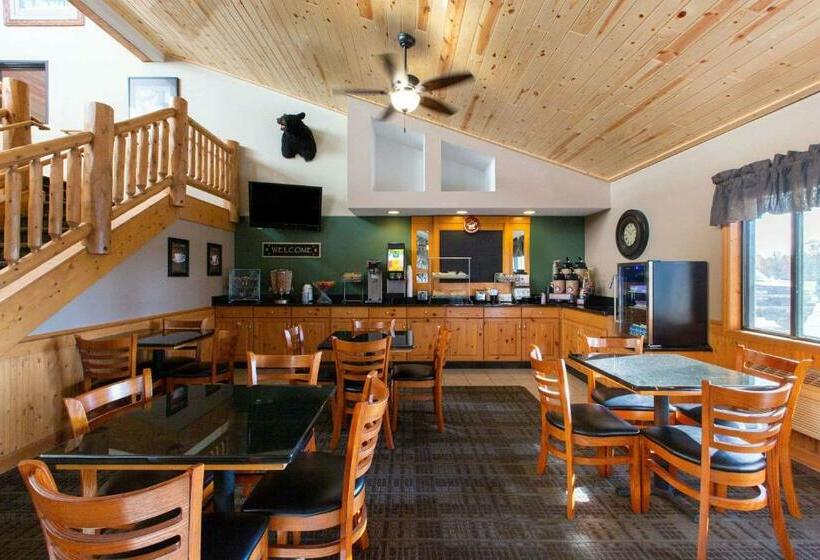 هتل Cobblestone  & Suites  Ladysmith