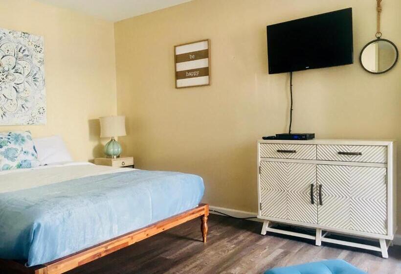 Green Acre Motel