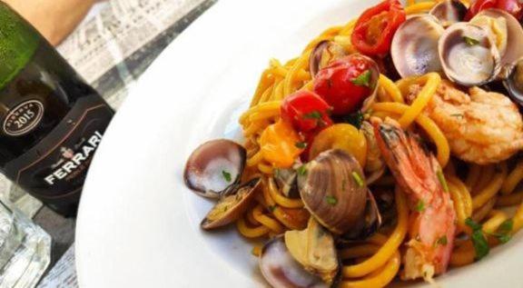 فندق Antica Campione Rooms & Hostel