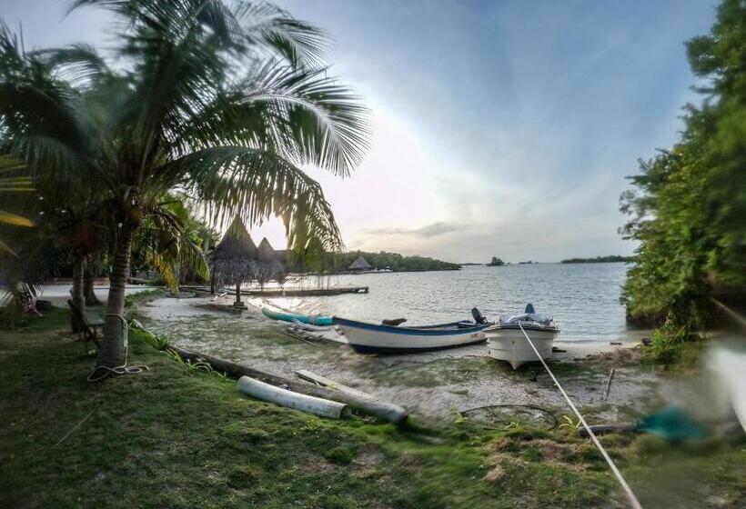 هتل Isla Los Erizos Ecohouse