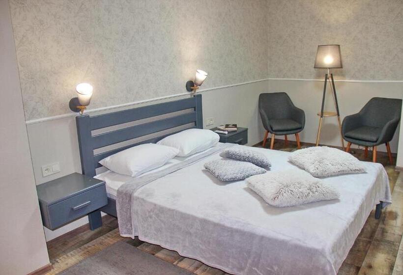 Molex Apartments 3