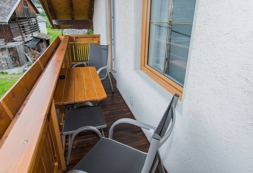 ペンション Haus Guggenberger