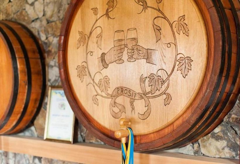 ペンション Polychko Winehouse