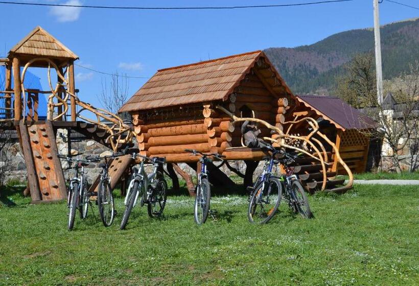 ペンション Synevyrskyj Chardash