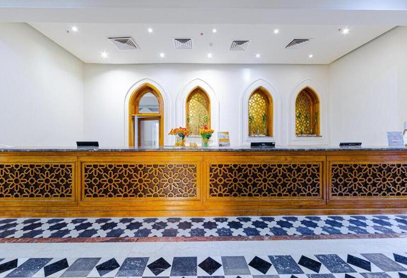 استراحتگاه Grand Palace   Couples Only 18 Years Plus