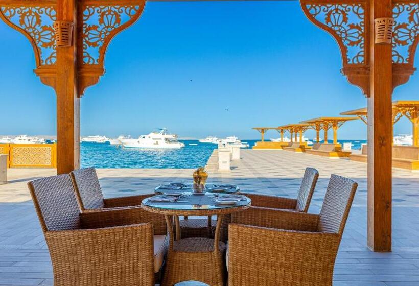 استراحتگاه Grand Palace   Couples Only 18 Years Plus