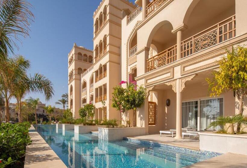 استراحتگاه Grand Palace   Couples Only 18 Years Plus
