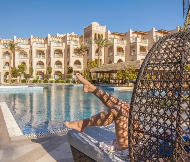 استراحتگاه Grand Palace   Couples Only 18 Years Plus