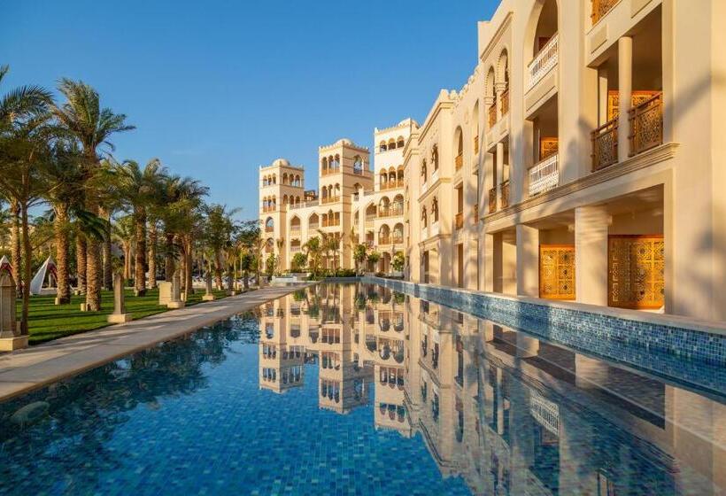 استراحتگاه Grand Palace   Couples Only 18 Years Plus