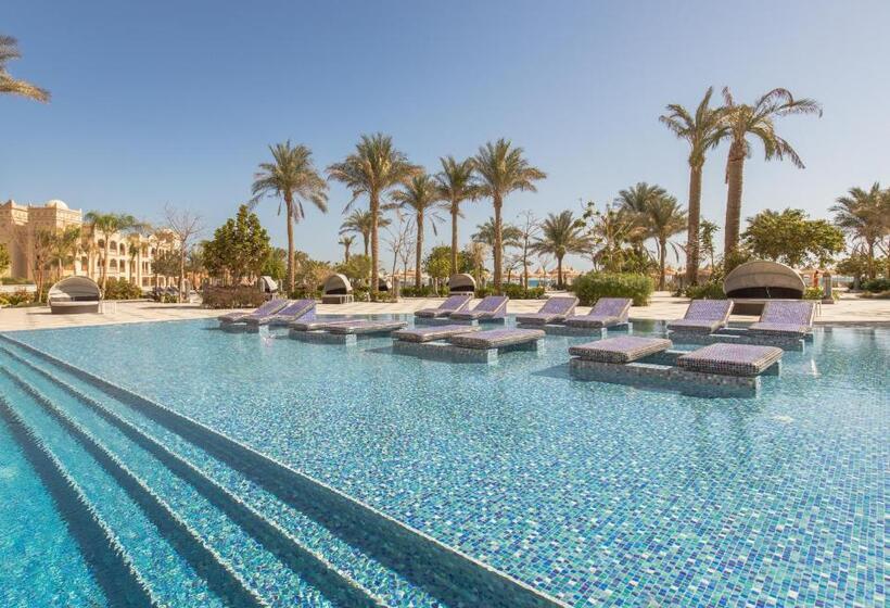 استراحتگاه Grand Palace   Couples Only 18 Years Plus