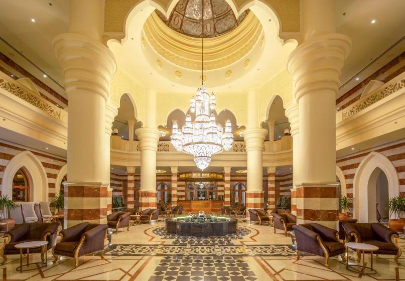 استراحتگاه Grand Palace   Couples Only 18 Years Plus