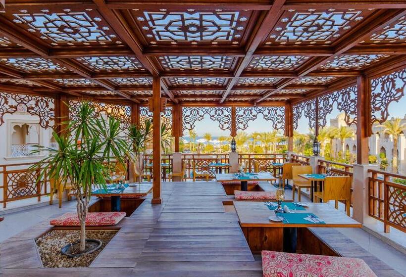 استراحتگاه Grand Palace   Couples Only 18 Years Plus