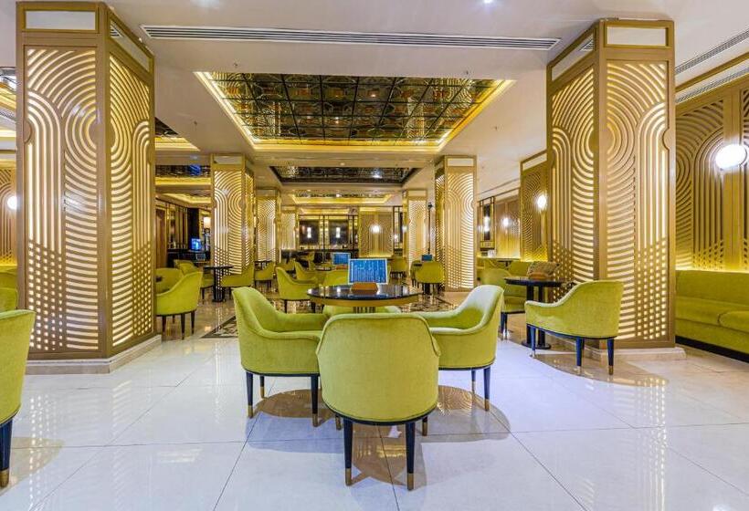 استراحتگاه Grand Palace   Couples Only 18 Years Plus