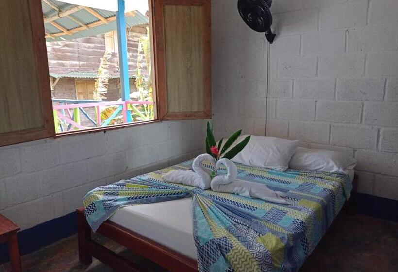 پانسیون Casa Hostal Playa Coral