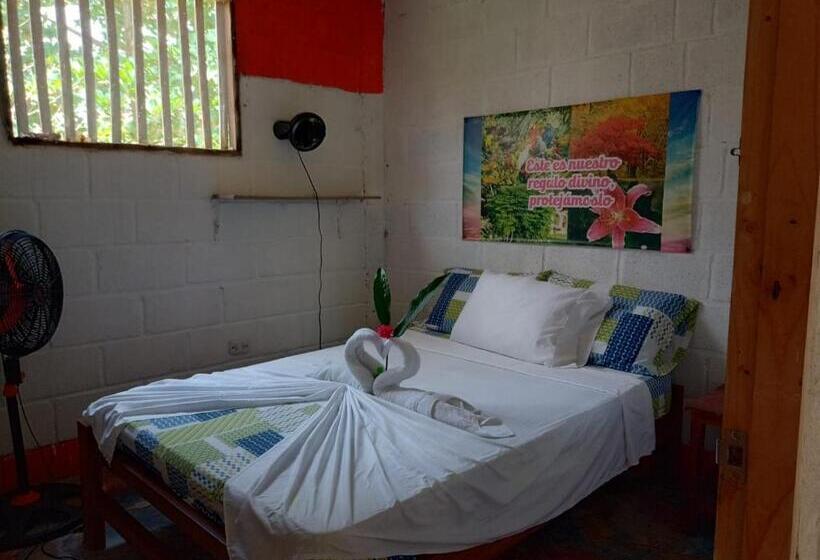 پانسیون Casa Hostal Playa Coral