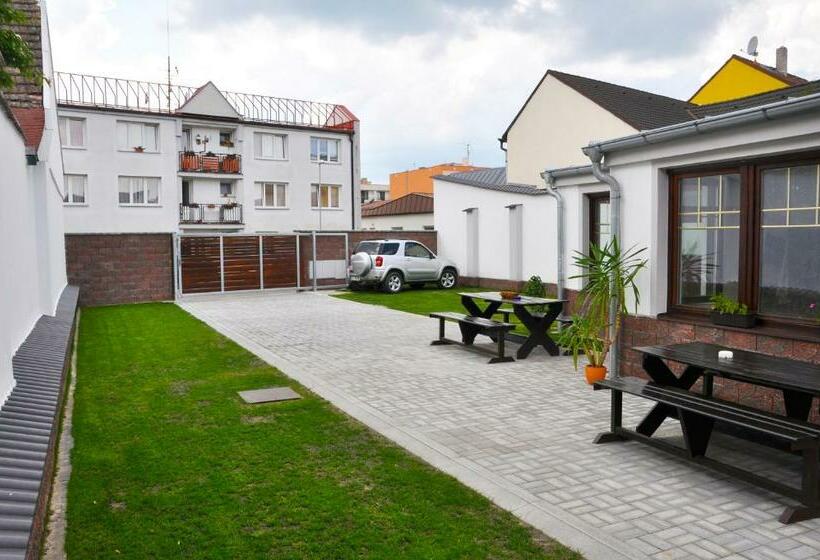 بنسيون Penzion U Třeboňského Kola