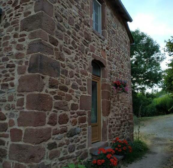 בית מלון כפרי La Roumec