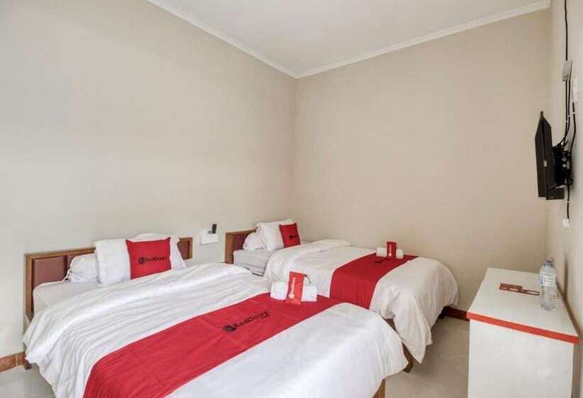 فندق Reddoorz Near Babarsari 2
