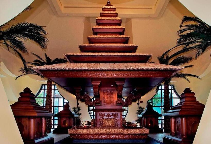 فندق Walt Disney World Swan Reserve