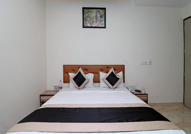 Отель Airport Royal Marina By Oyo Rooms