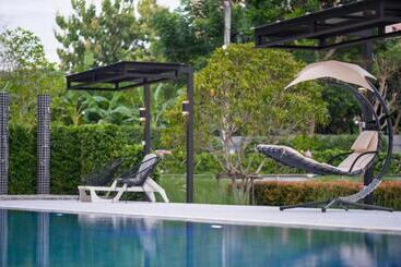 هتل Cape Country Residence