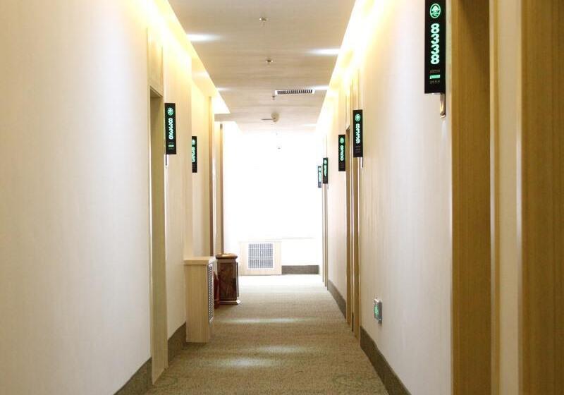 Отель Greentree Inn Dalian North Railway Station Express