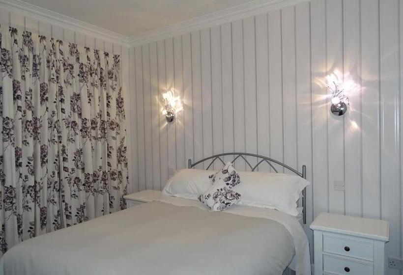 فندق Adam Guest House
