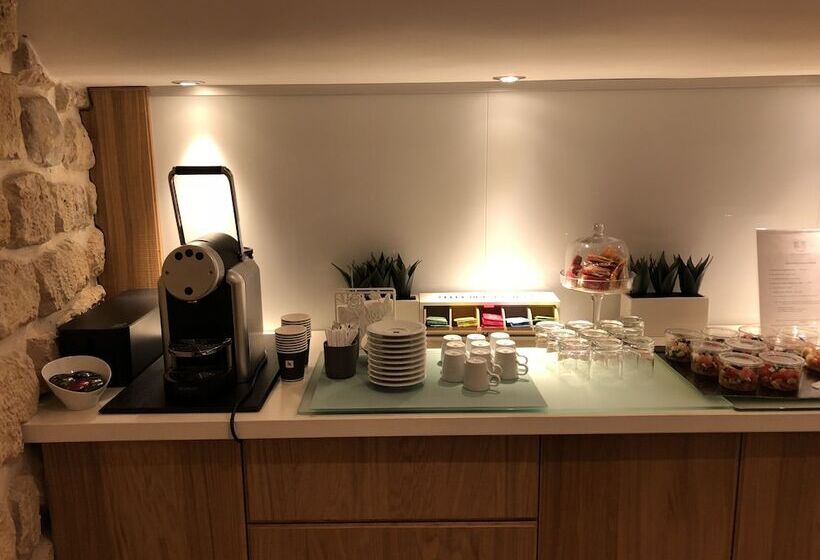 Fotos del hotel Hôtel De Bellevue Paris Gare Du Nord:  5