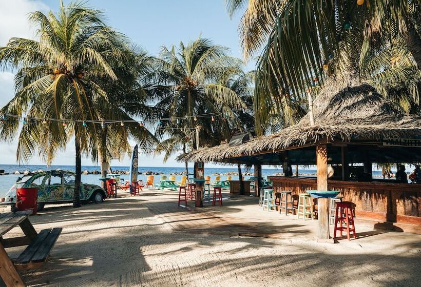 هتل Kontiki Beach Resort