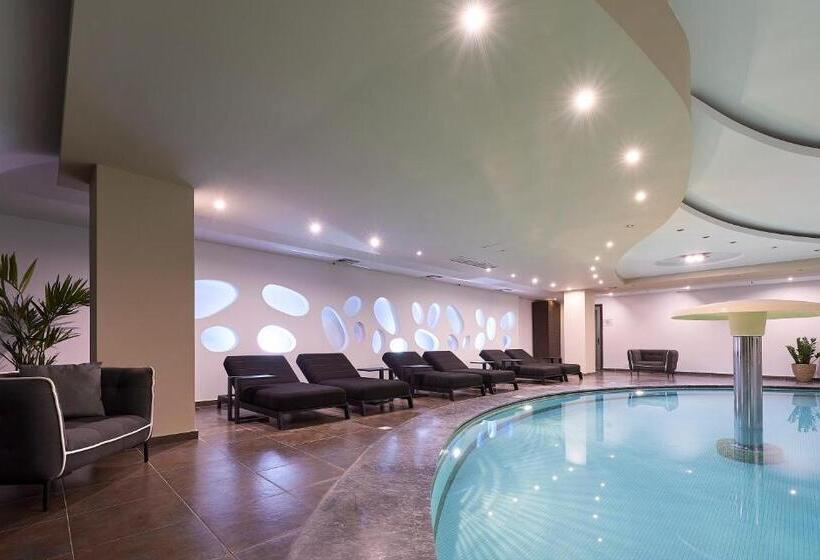 Отель Michelangelo Resort & Spa
