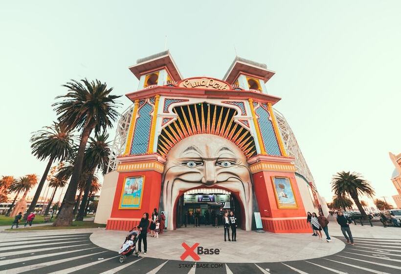 هتل Nomads St Kilda