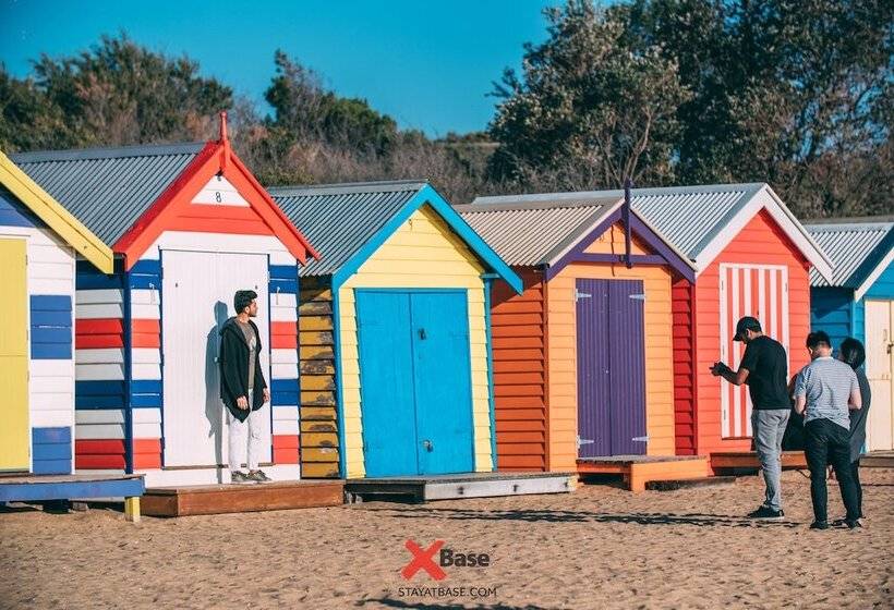 هتل Nomads St Kilda