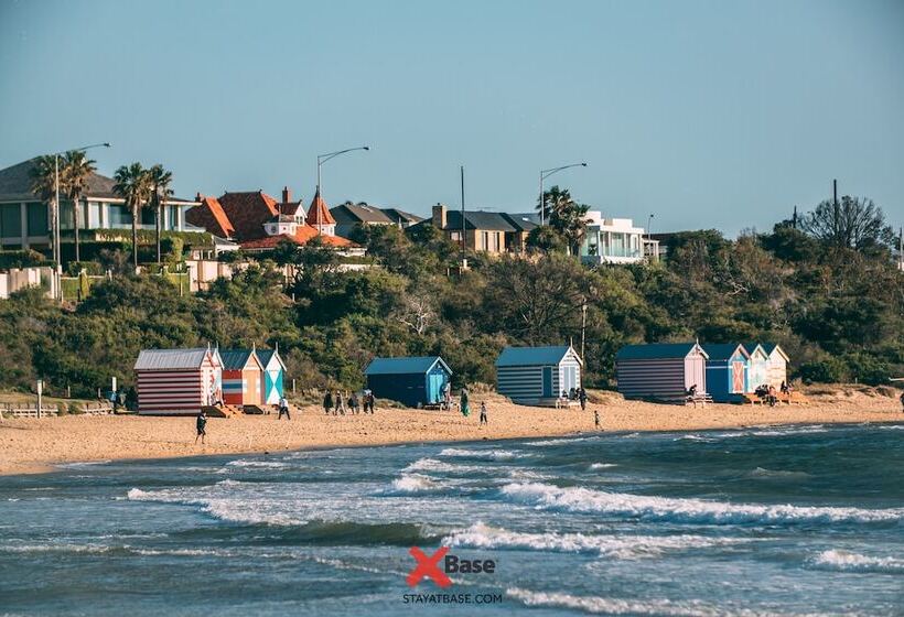 هتل Nomads St Kilda